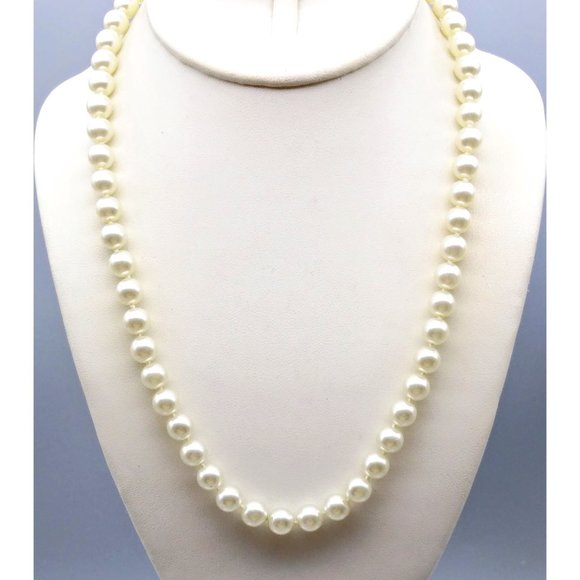 LIND Lustrous Knotted Glass Pearl Strand, Vintage Necklace for Wedding Occasion - Picture 1 of 4
